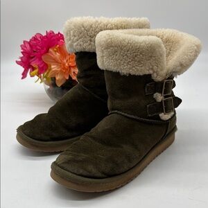 Koolaburra by UGG Brown Shearling Boots WRB9020